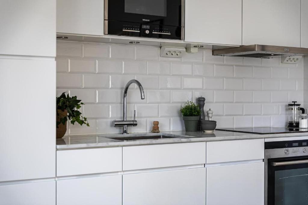 Beautiful And Modern Accommodation Near Stockholm City Exterior photo