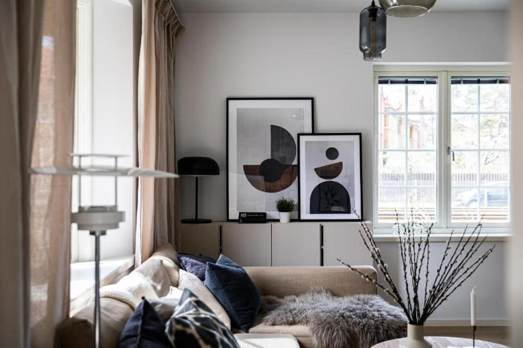Beautiful And Modern Accommodation Near Stockholm City Exterior photo