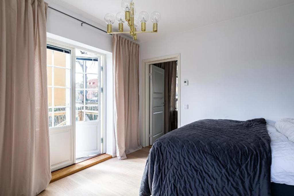 Beautiful And Modern Accommodation Near Stockholm City Exterior photo